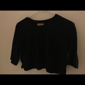 Black 3/4 sleeves crop too
